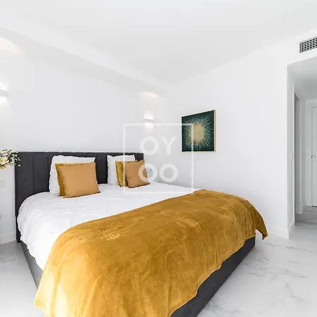 Apartamento Infinity Blue Groundfloor Apt, Beachfront, Heated Pool - By Oyoostays *