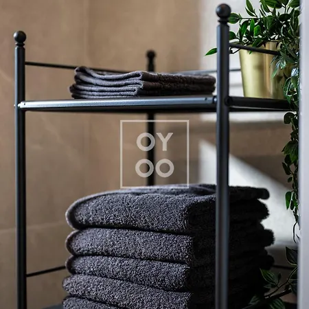 Infinity Blue Groundfloor Apt, Beachfront, Heated Pool - By Oyoostays