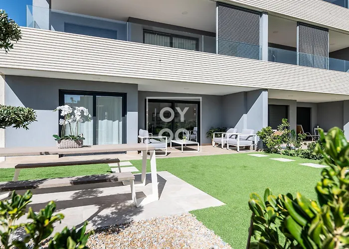 Infinity Blue Groundfloor Apt, Beachfront, Heated Pool - By Oyoostays * Torrevieja