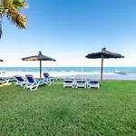 Infinity Blue Groundfloor Apt, Beachfront, Heated Pool - By Oyoostays Τορεβιέχα