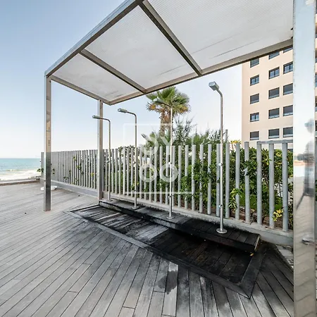 公寓 Infinity Blue Groundfloor Apt, Beachfront, Heated Pool - By Oyoostays 托雷维耶哈