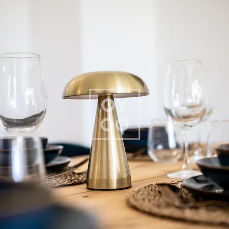 Infinity Blue Groundfloor Apt, Beachfront, Heated Pool - By Oyoostays 托雷维耶哈